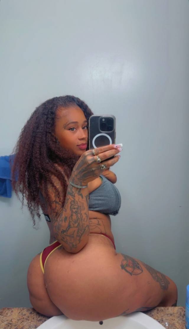 Naughty fat ass 🍑💦Keisha available to offer my service all night. Naughty fat ass 🍑💦Keisha available to offer my service all night.